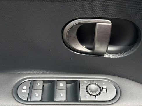 Used 2025 Hyundai Ioniq 5 SE AWD/4WD image 16