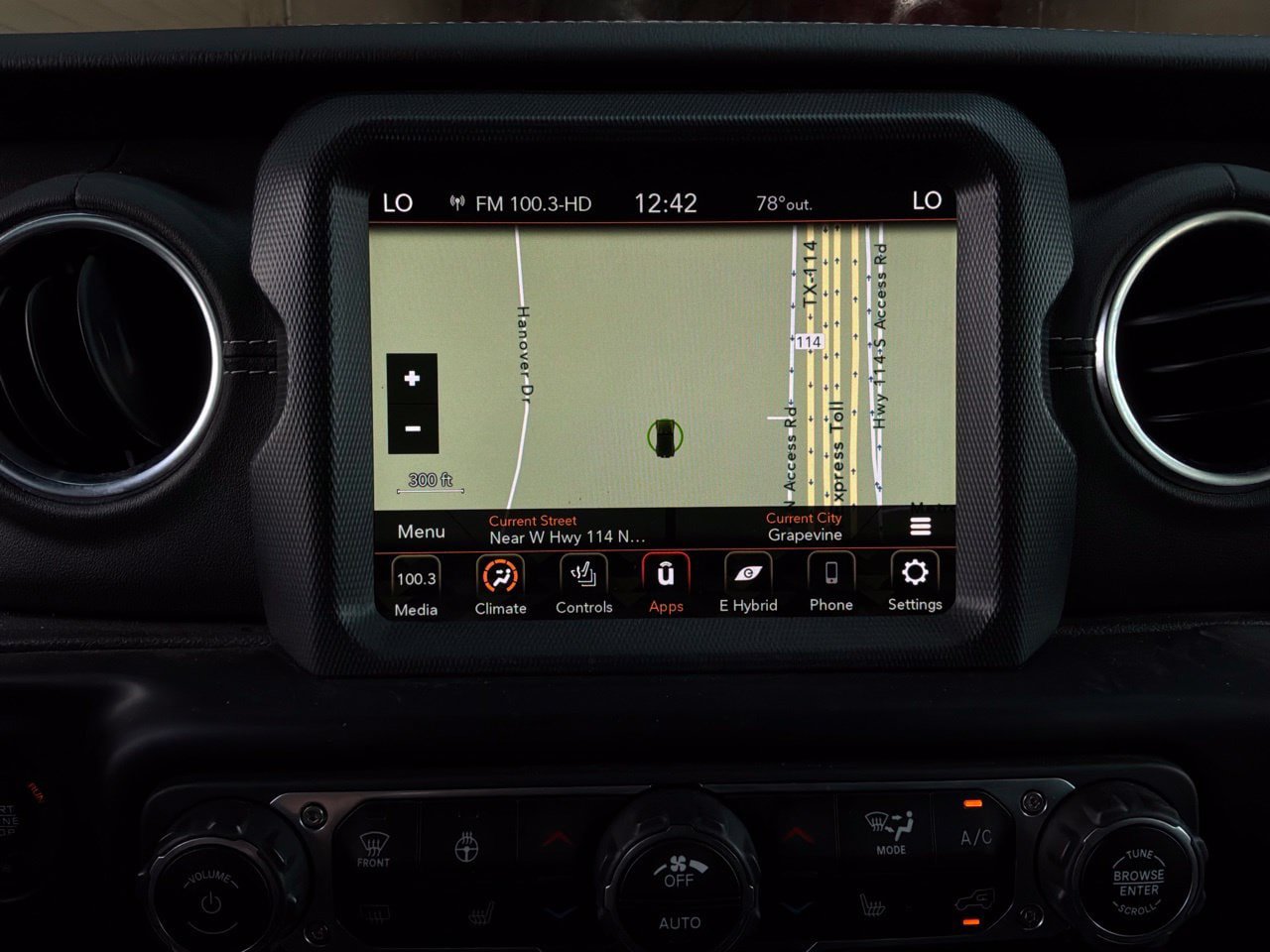 Used 2021 Jeep Wrangler Unlimited Sahara w/ Cold Weather Group AWD/4WD image 40