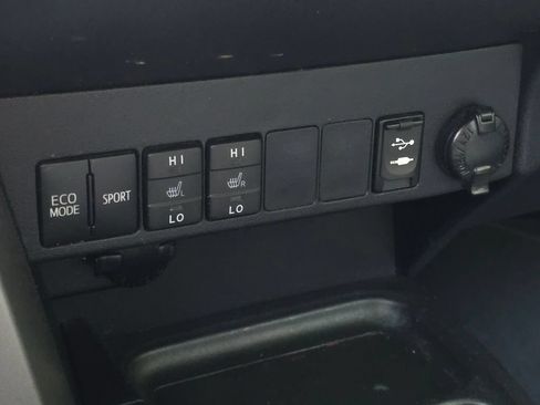 Used 2016 Toyota RAV4 Limited w/ Advanced Technology Package AWD/4WD image 38
