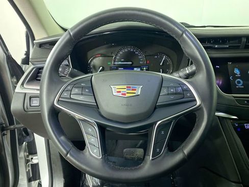 Used 2018 Cadillac XT5 Premium Luxury image 10