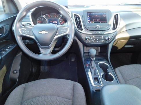 Used 2022 Chevrolet Equinox LT w/ Driver Convenience Package image 16
