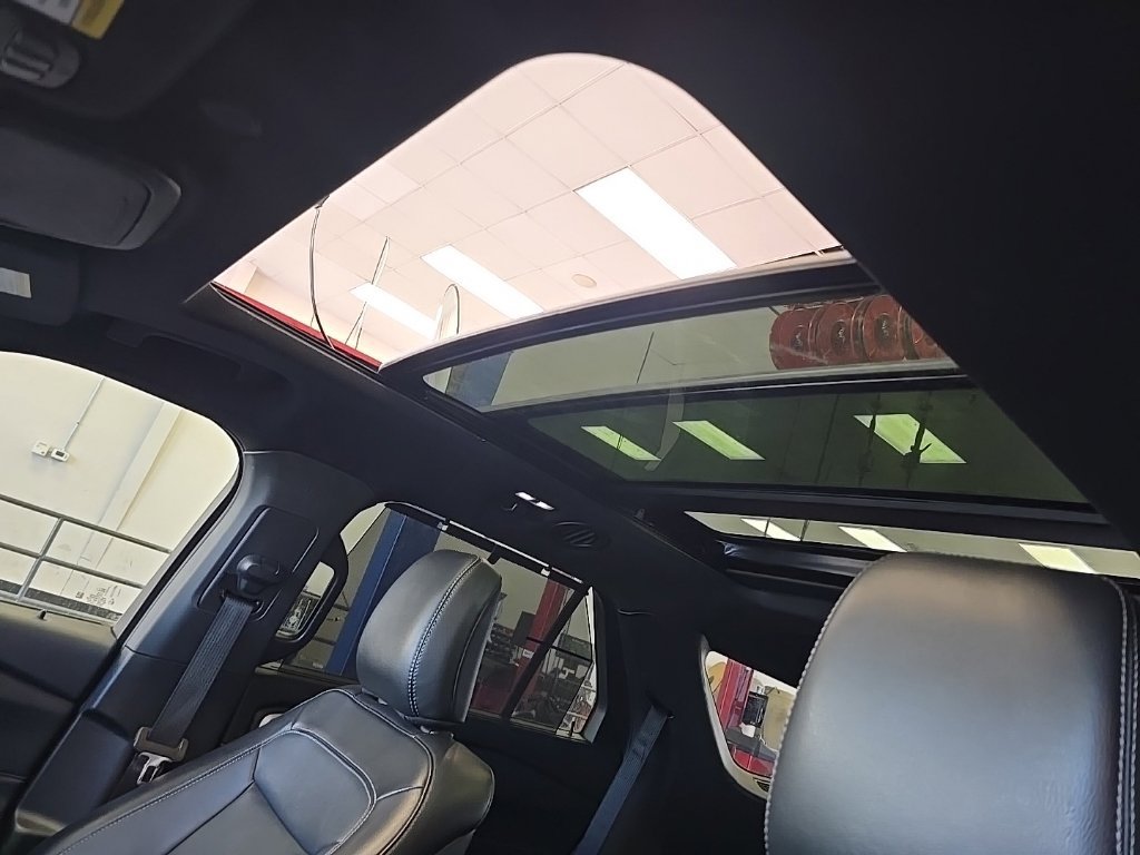 Used 2020 Ford Explorer Limited AWD/4WD image 9