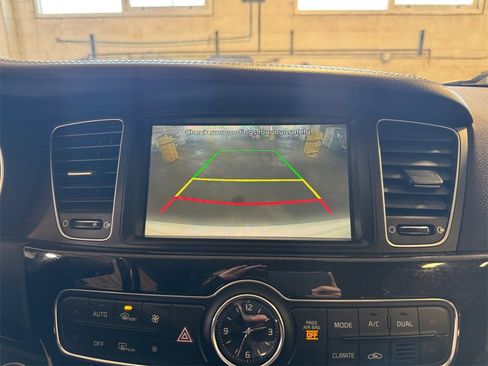 Used 2015 Kia Cadenza Premium w/ Luxury Package image 18