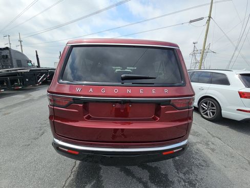 Used 2025 Jeep Wagoneer L Series II w/ 8-pass Seating Package AWD/4WD image 7