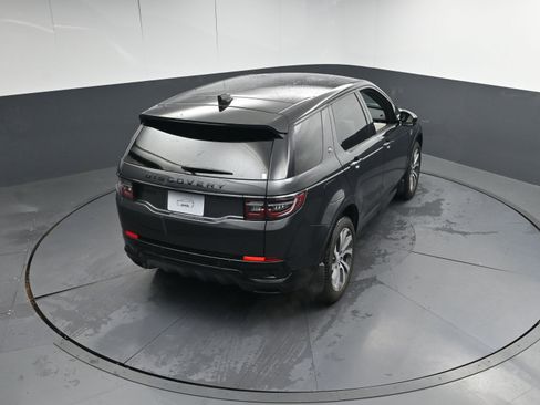 Certified 2025 Land Rover Discovery Sport Dynamic SE image 35