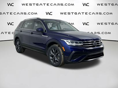 Used 2023 Volkswagen Tiguan SE w/ Panoramic Sunroof Package