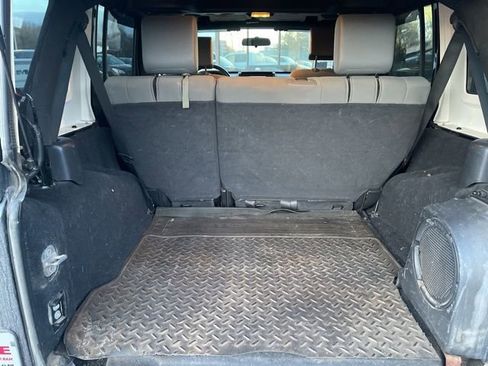 Used 2010 Jeep Wrangler Unlimited Sahara w/ Trailer Tow Group image 9