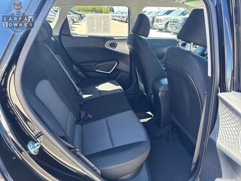 Used 2025 Kia Soul LX w/ LX Technology Package FWD image 12