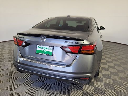 Used 2022 Nissan Altima 2.5 SR w/ Midnight Edition Package FWD image 7