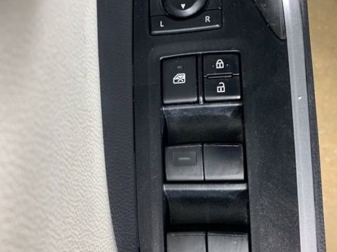 Used 2020 Toyota RAV4 Adventure w/ Convenience Package image 17