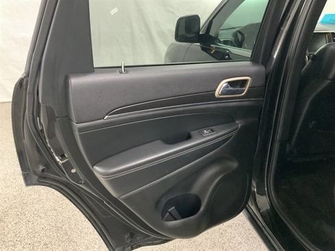 Used 2014 Jeep Grand Cherokee Limited AWD/4WD image 17