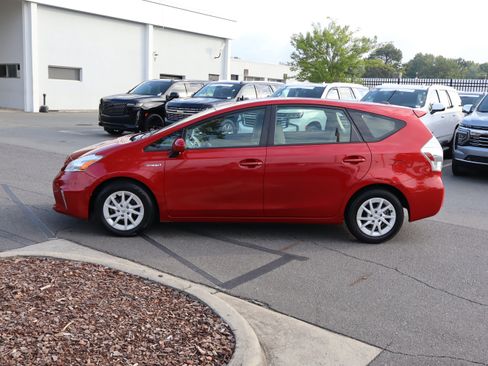 Used 2014 Toyota Prius V Three FWD image 7