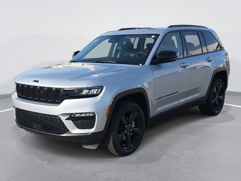 Used 2023 Jeep Grand Cherokee Limited w/ Black Appearance Package image 1