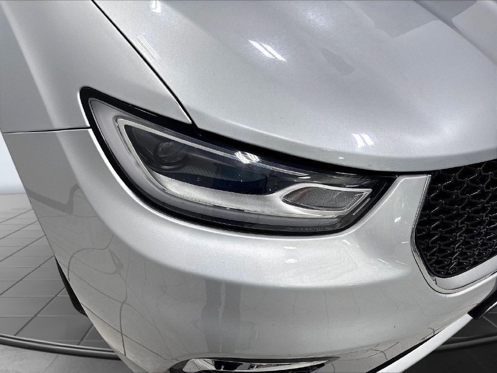 Used 2024 Chrysler Pacifica Touring-L FWD image 31