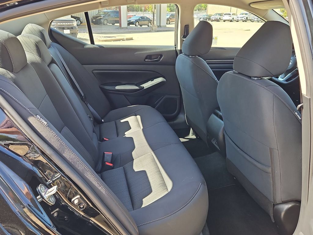 Used 2025 Nissan Altima 2.5 SV FWD image 30