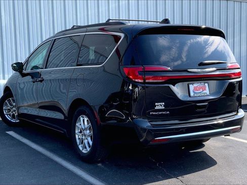 Used 2022 Chrysler Pacifica Touring-L FWD image 10