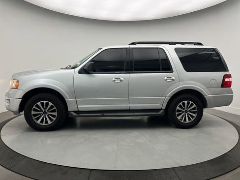 Used 2017 Ford Expedition XLT image 28