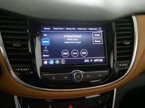 Used 2020 Chevrolet Trax Premier image 22