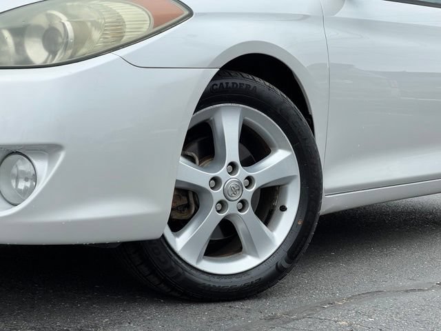 Used 2004 Toyota Solara SLE w/ Preferred Accessory Pkg FWD image 2