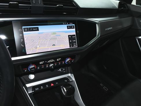 Used 2020 Audi Q3 2.0T Premium Plus w/ Premium Plus Package image 36