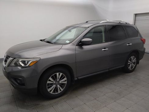 Used 2020 Nissan Pathfinder S FWD image 2