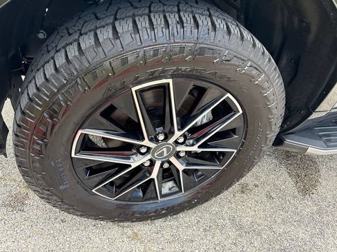 Certified 2025 Lexus GX 550 w/ Accessory Package (2T) AWD/4WD image 9