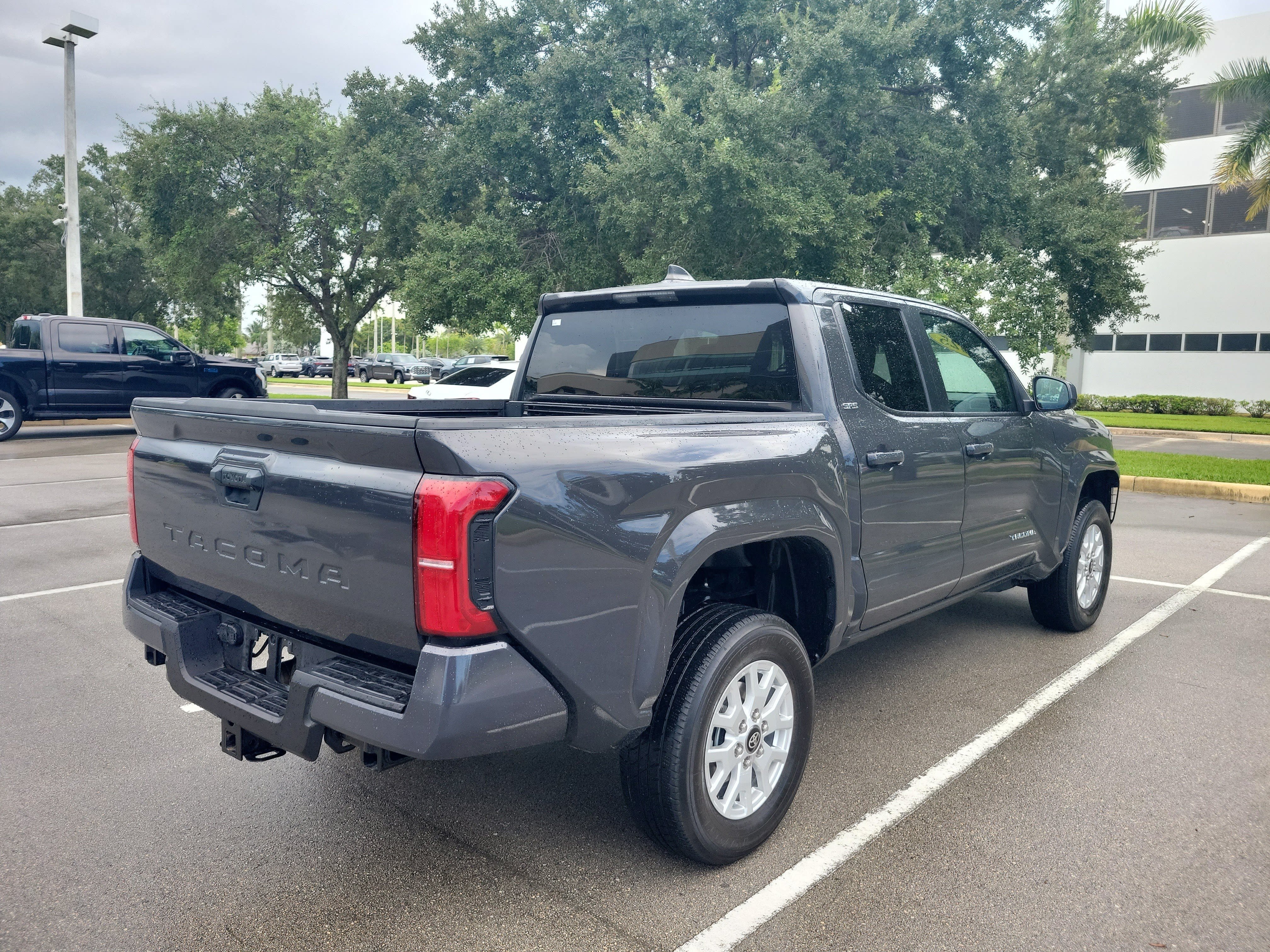 Used 2025 Toyota Tacoma SR5 RWD image 7