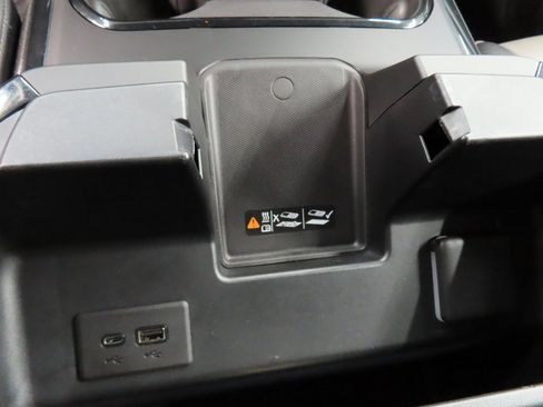 Used 2024 Chevrolet Silverado 2500 ZR2 w/ Technology Package image 74