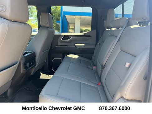 Used 2022 Chevrolet Silverado 1500 RST AWD/4WD image 25