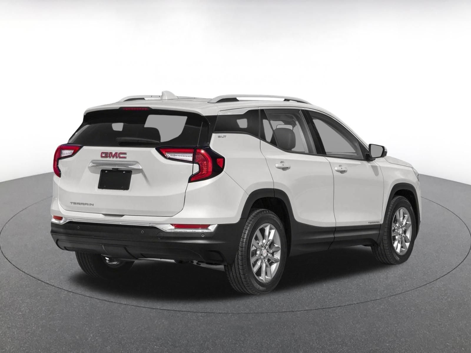 Used 2024 GMC Terrain SLT AWD/4WD image 2