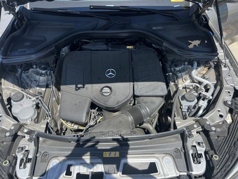 Used 2024 Mercedes-Benz GLC 300 4MATIC image 35