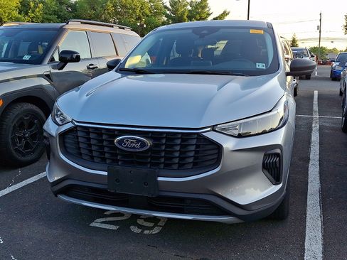 Used 2023 Ford Escape Active AWD/4WD image 2