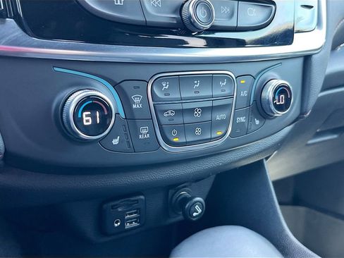 Used 2023 Chevrolet Traverse RS w/ LPO, Floor Liner Package FWD image 16