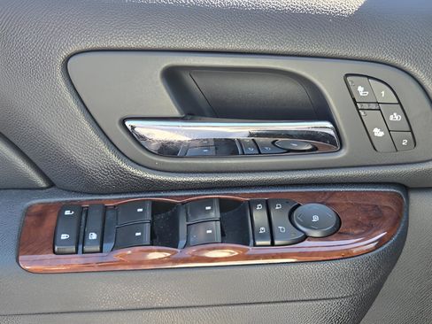 Used 2011 Chevrolet Tahoe LT w/ Luxury Package image 28