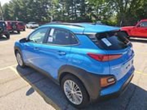 Used 2021 Hyundai Kona SEL w/ Cargo Package image 2