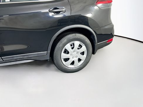 Used 2018 Nissan Rogue S AWD/4WD image 28