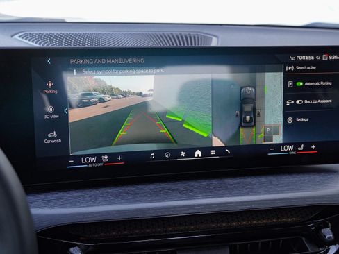 Certified 2025 BMW 330i Sedan RWD image 22