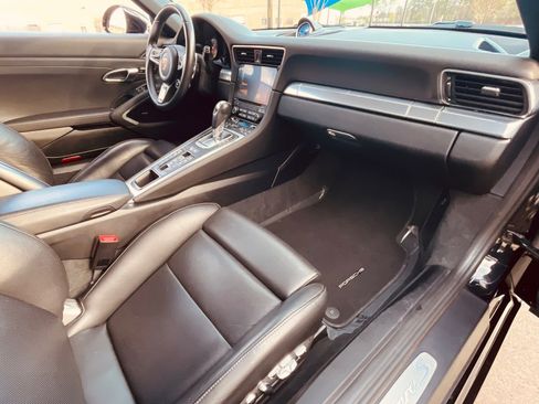 Used 2019 Porsche 911 Carrera S image 32
