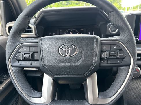 Used 2026 Toyota 4Runner SR5 AWD/4WD image 19