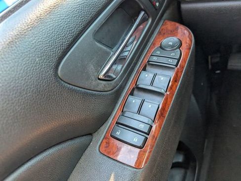 Used 2012 Chevrolet Avalanche LTZ image 34