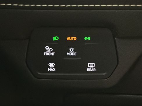 Used 2025 Volkswagen Atlas Cross Sport SEL R-Line AWD/4WD image 32