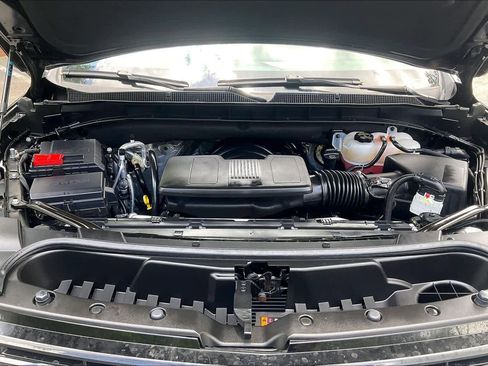 Used 2025 Chevrolet Tahoe LS RWD image 11