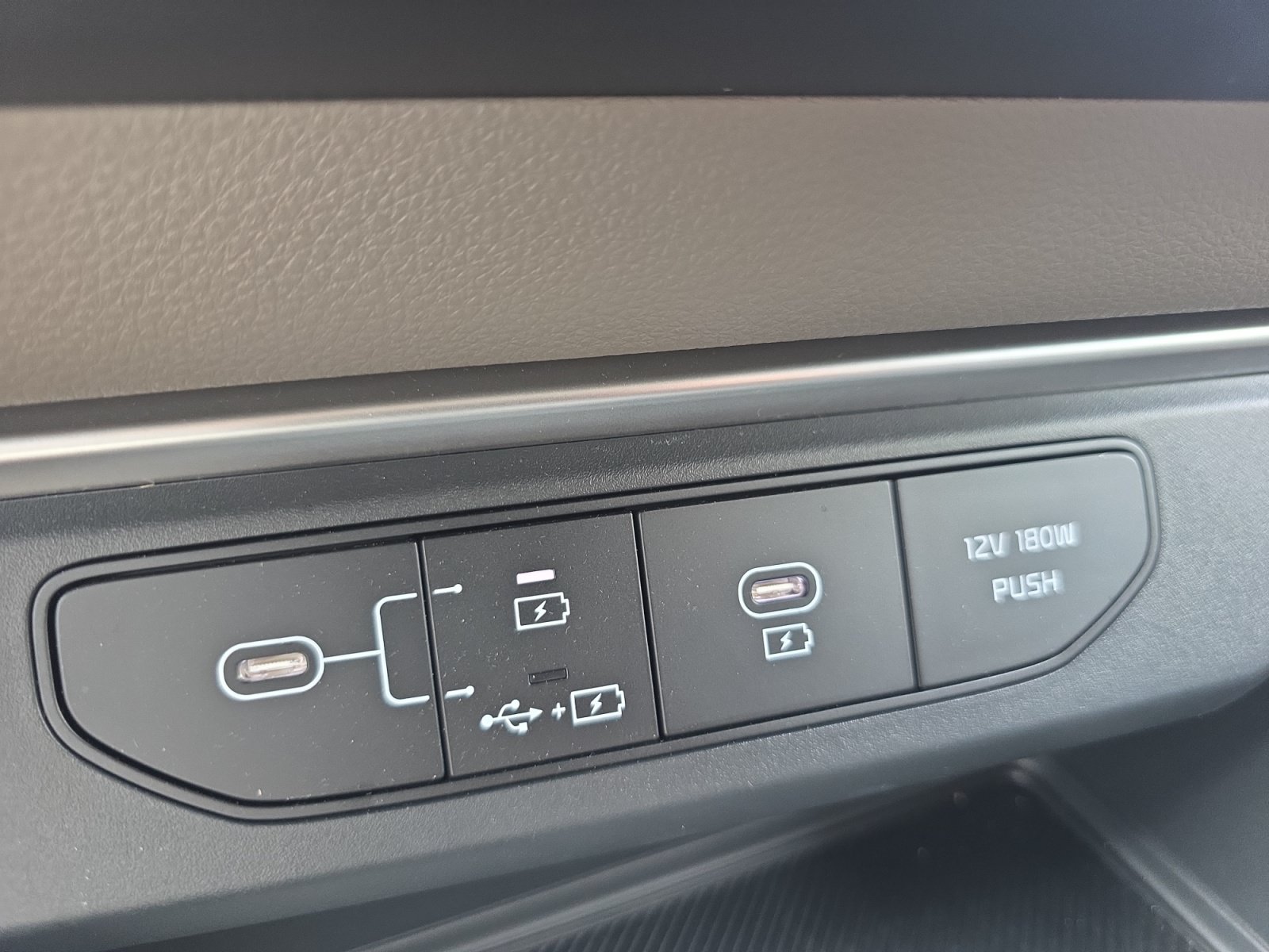 Certified 2026 Kia Carnival FWD image 19
