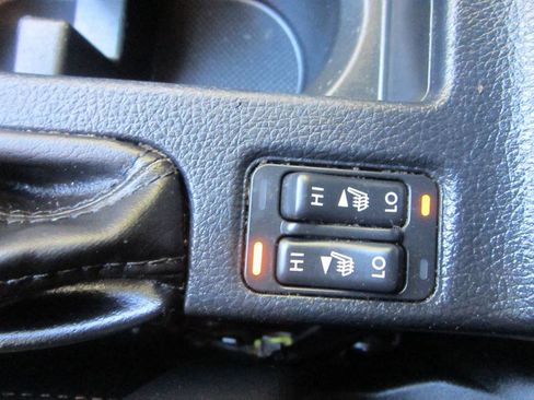 Used 2017 Subaru Crosstrek 2.0i Premium image 31