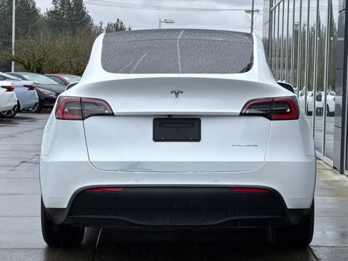 Used 2021 Tesla Model Y Long Range image 4