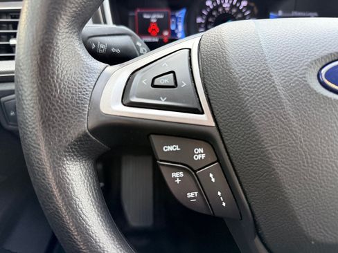 Used 2019 Ford Fusion SE FWD image 16