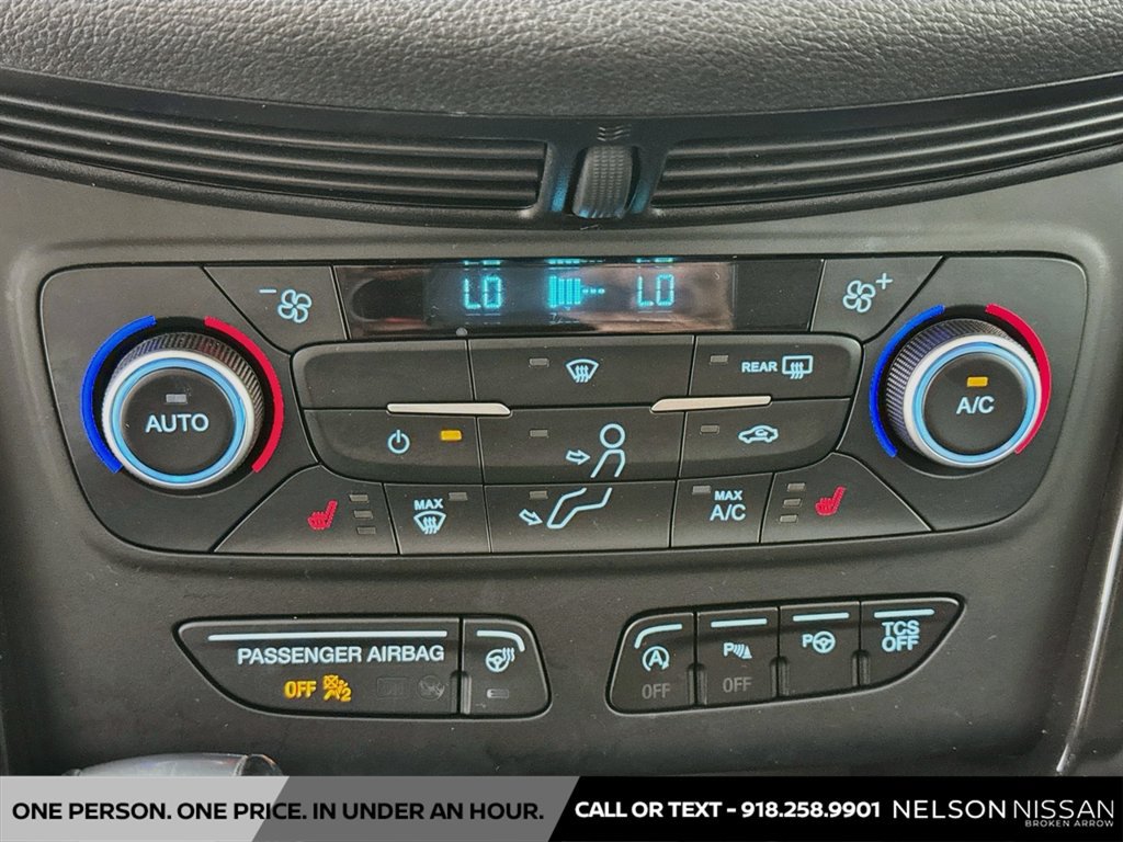 Used 2019 Ford Escape Titanium AWD/4WD image 16