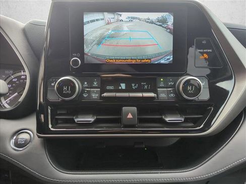 Used 2023 Toyota Highlander XLE image 20