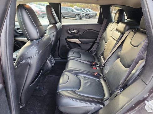 Certified 2017 Jeep Cherokee Limited image 9