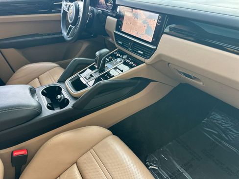 Used 2022 Porsche Cayenne E-Hybrid image 16